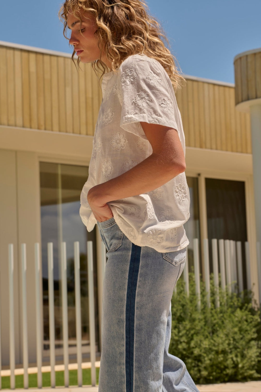 Kayla Shirt - White Flowers Kireina