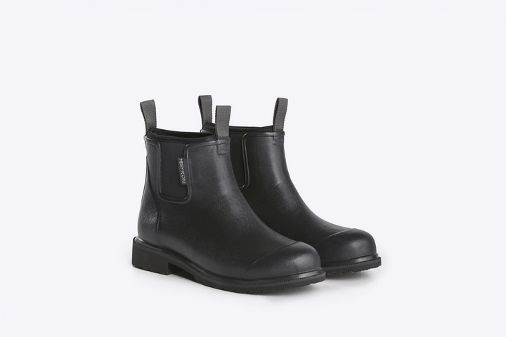 Bobbi Gumboot // Black / Black boots Merry People