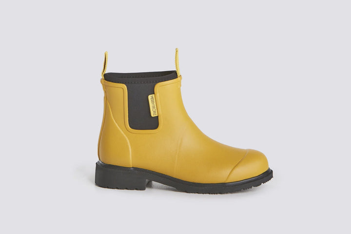 Bobbi Gumboot //Mustard Black boots Merry People