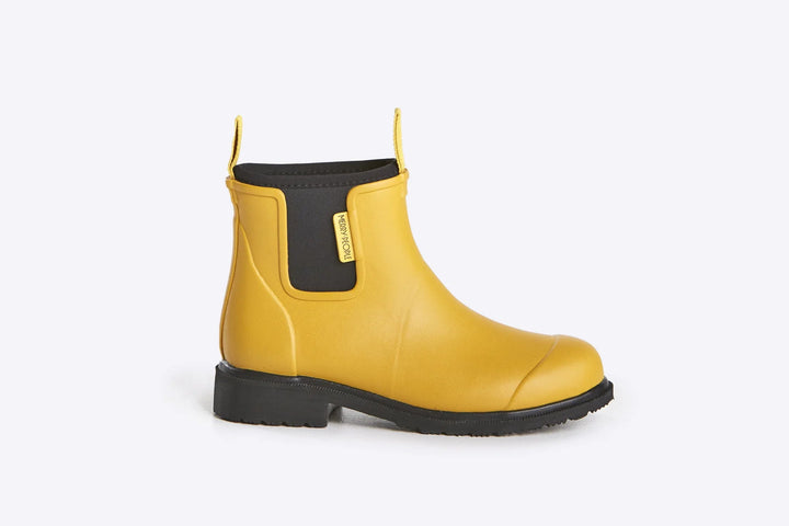 Bobbi Gumboot //Mustard Black boots Merry People
