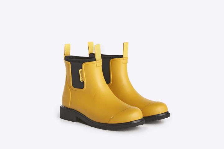 Bobbi Gumboot //Mustard Black boots Merry People