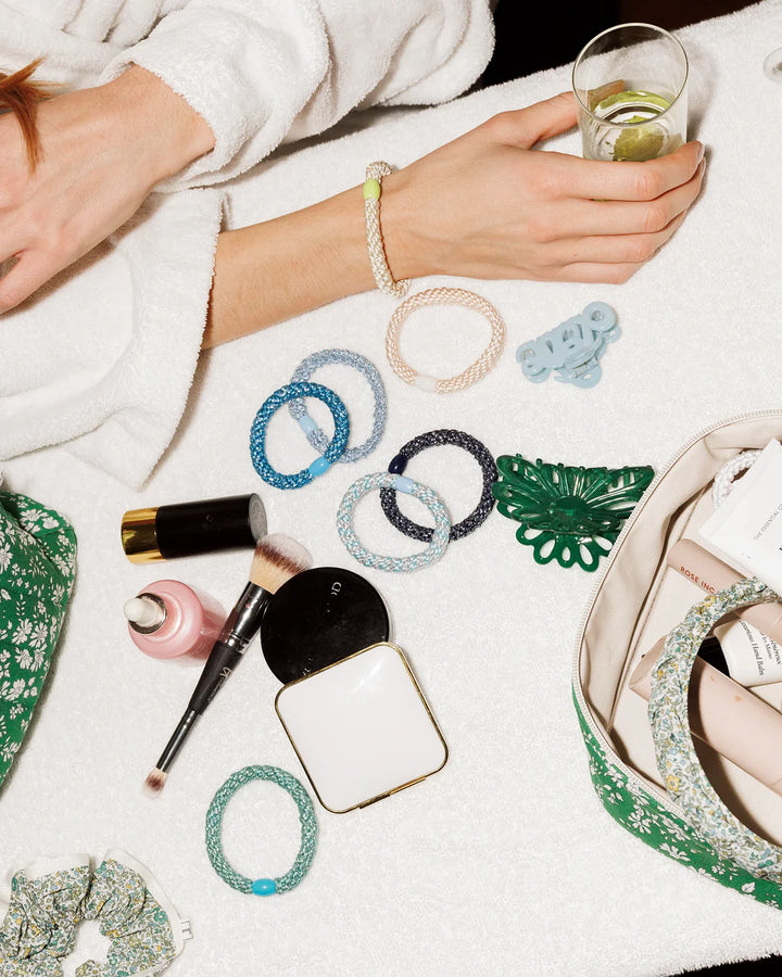 BUNDLE 33 • 4 HAIR TIES