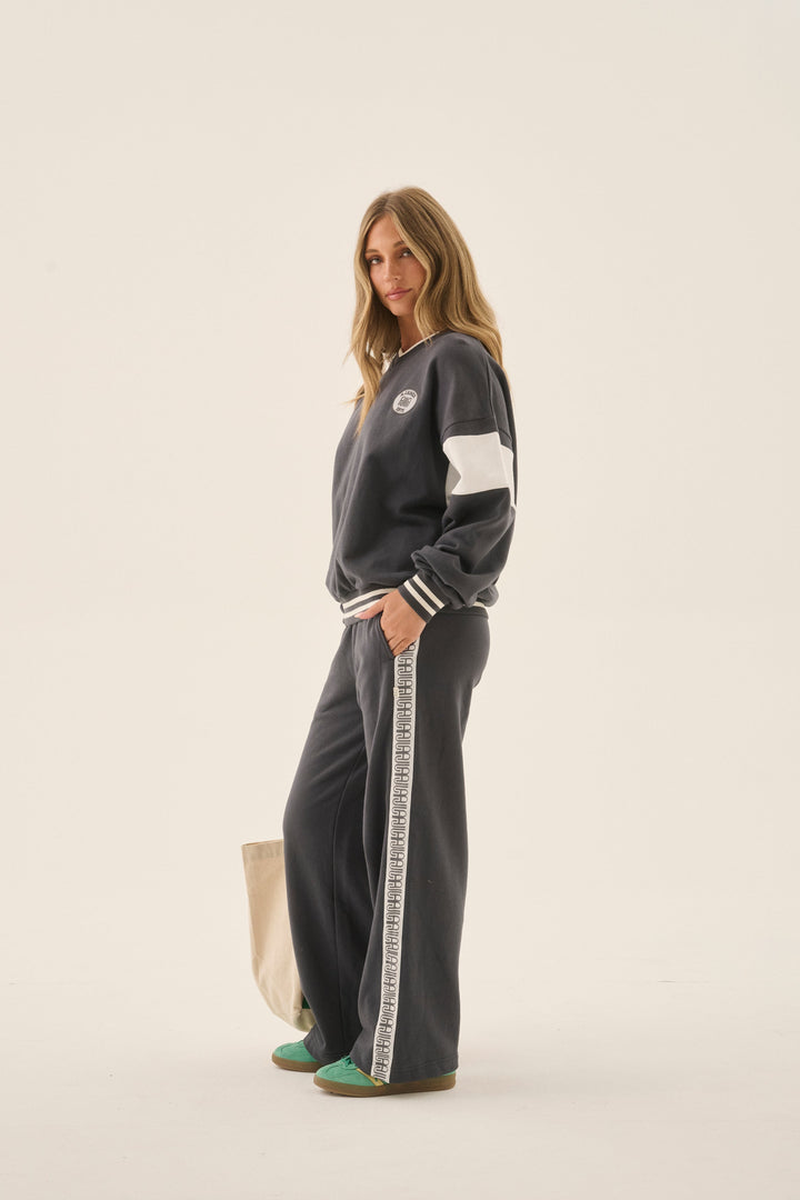 AJ Wide Leg Trackpant Washed Black