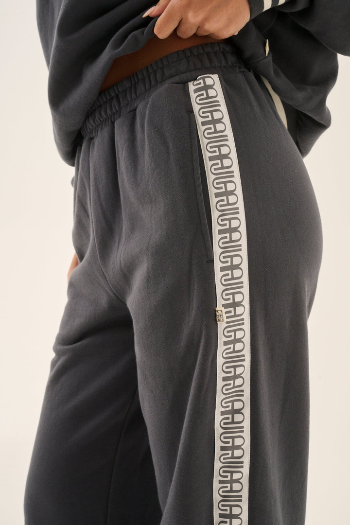AJ Wide Leg Trackpant Washed Black