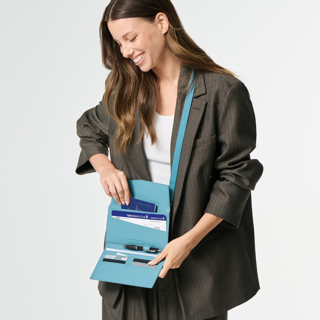The Traveller 2.0 - Teal Wallet Fox and Leo