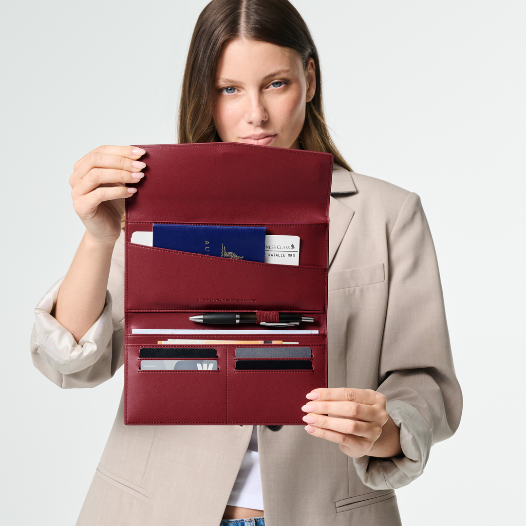 The Traveller 2.0 - Burgundy Wallet Fox and Leo