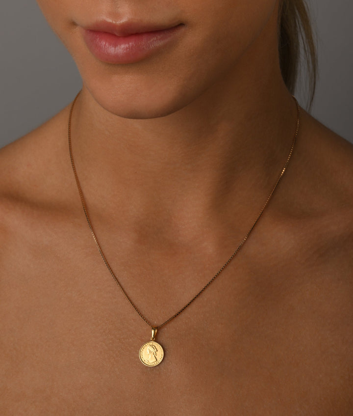 Fine box chain necklace with mini coin Von Treskow