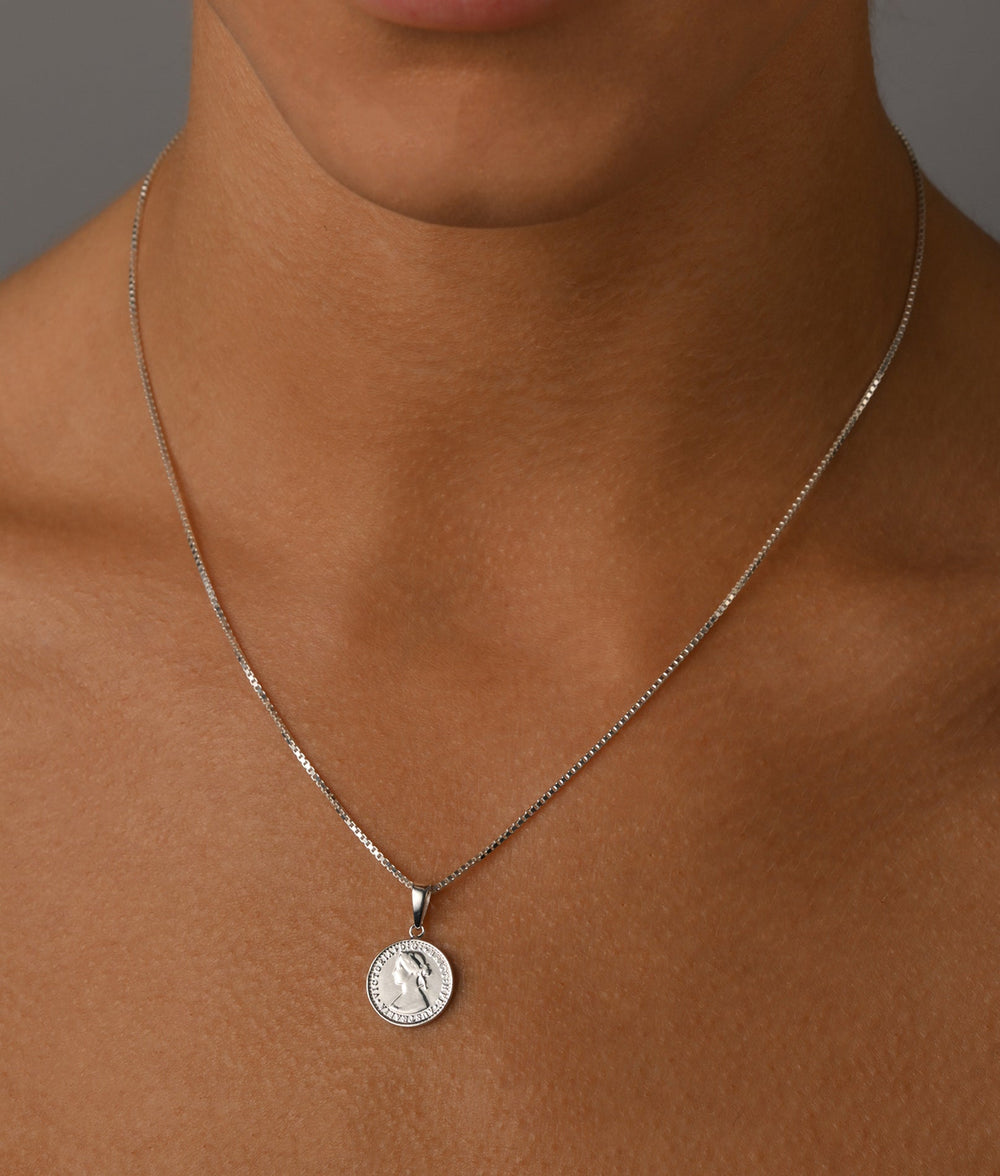 Fine box chain necklace with mini coin Von Treskow