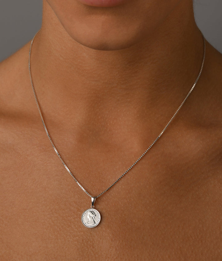 Fine box chain necklace with mini coin Von Treskow
