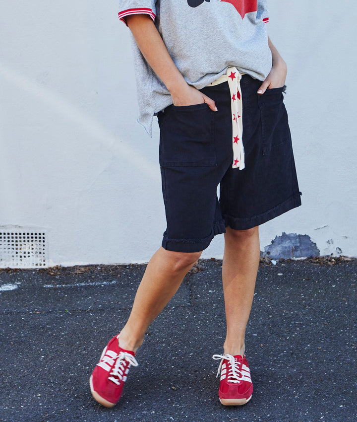 WEEKEND STRETCH SHORT - BLACK hammill & Co