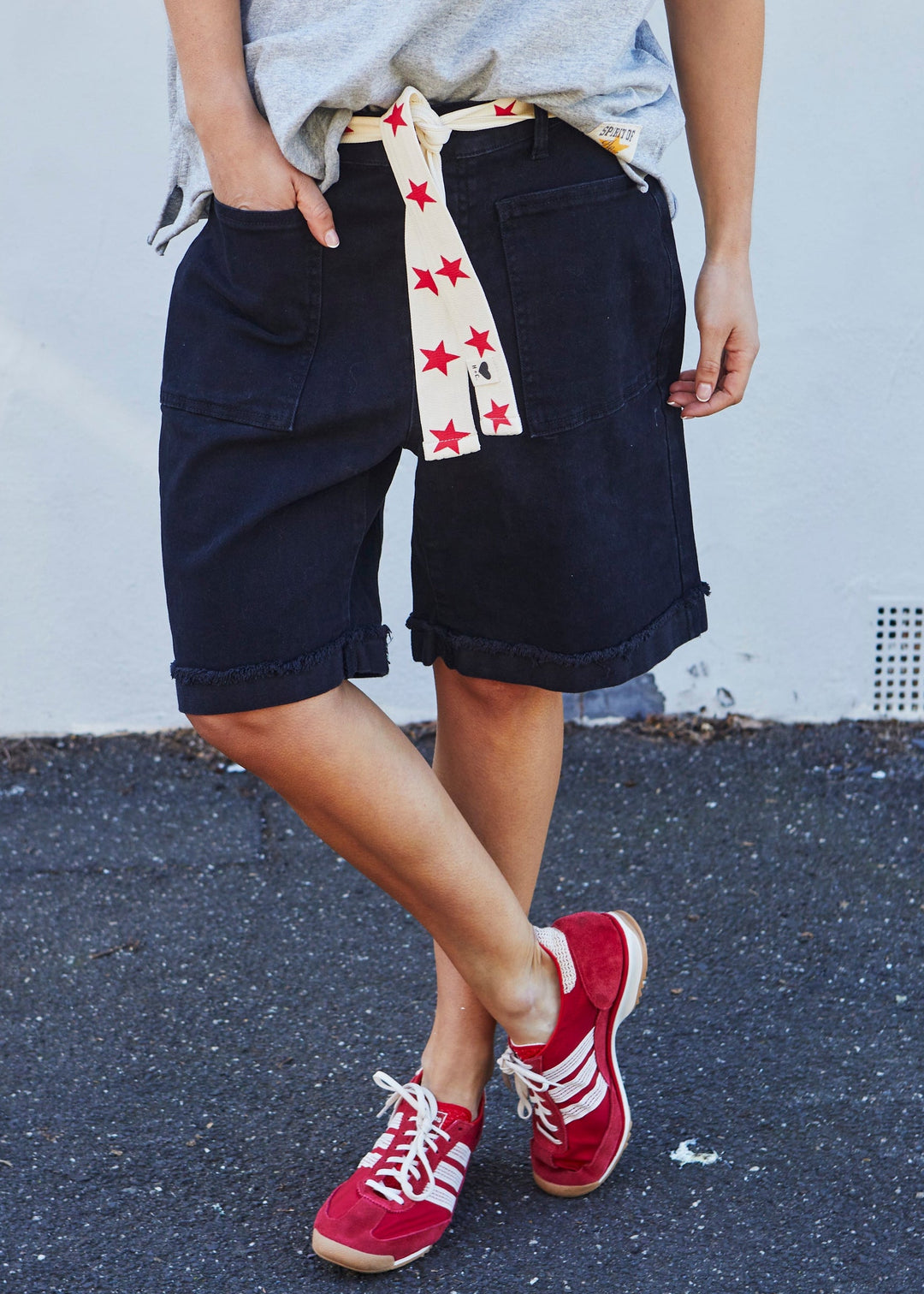 WEEKEND STRETCH SHORT - BLACK