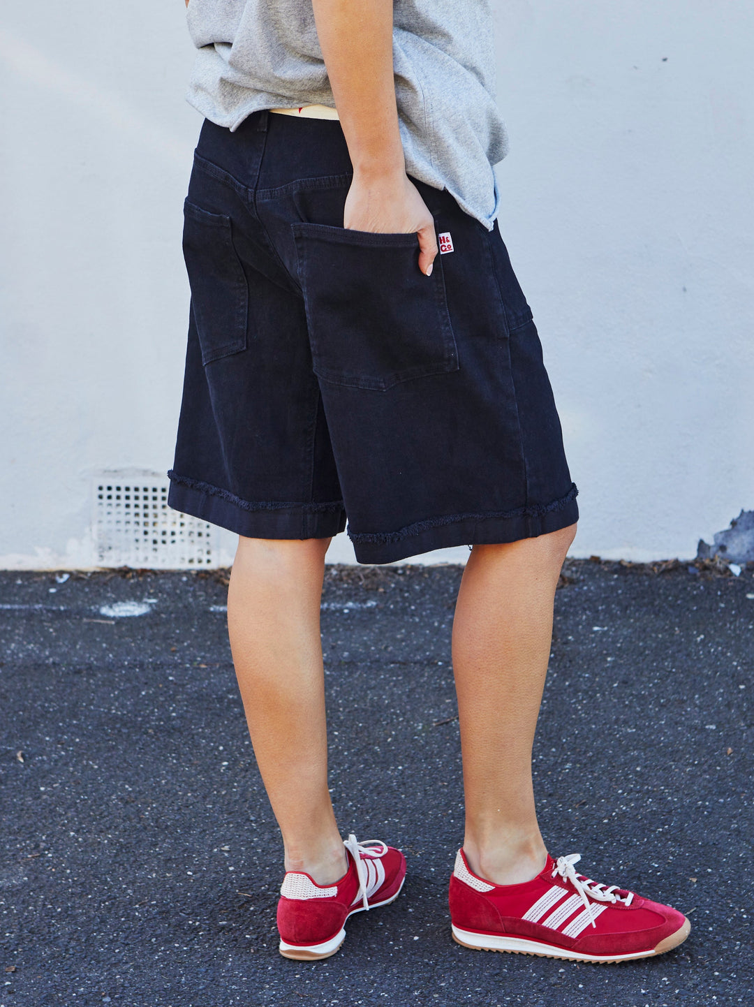 WEEKEND STRETCH SHORT - BLACK hammill & Co