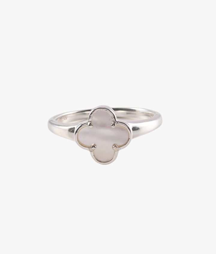 Clover Ring (Mother Of Pearl) Von Treskow
