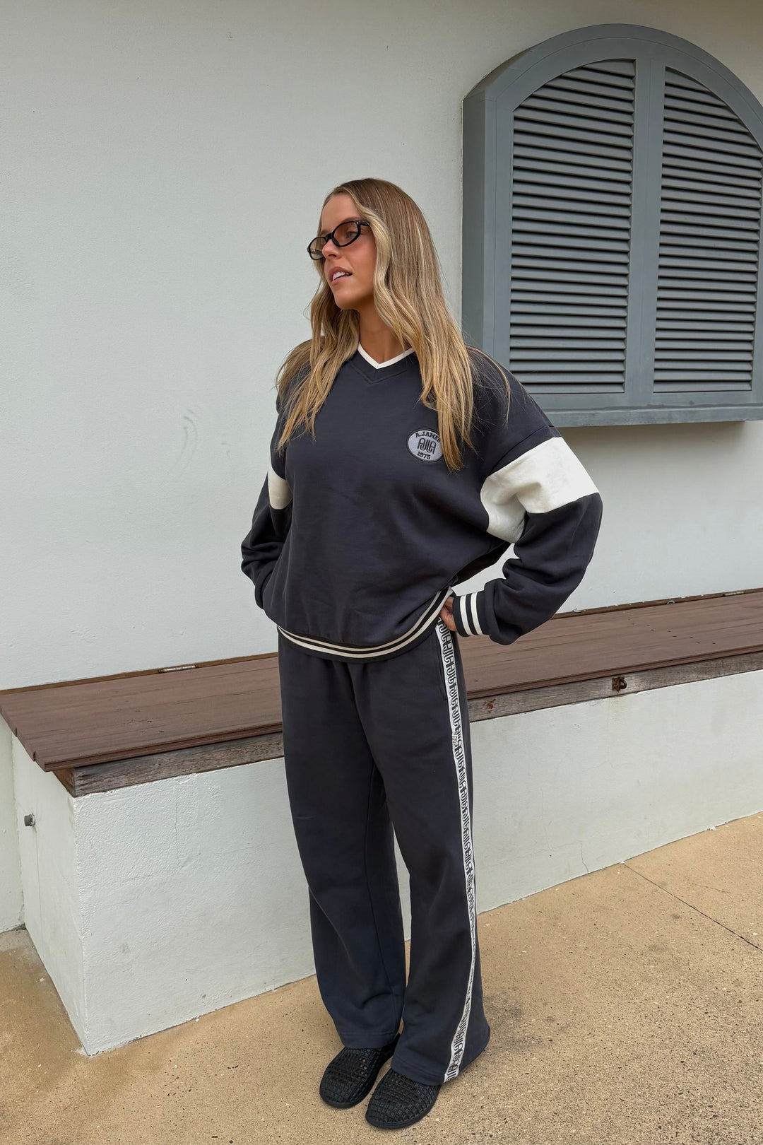 AJ Wide Leg Trackpant Washed Black