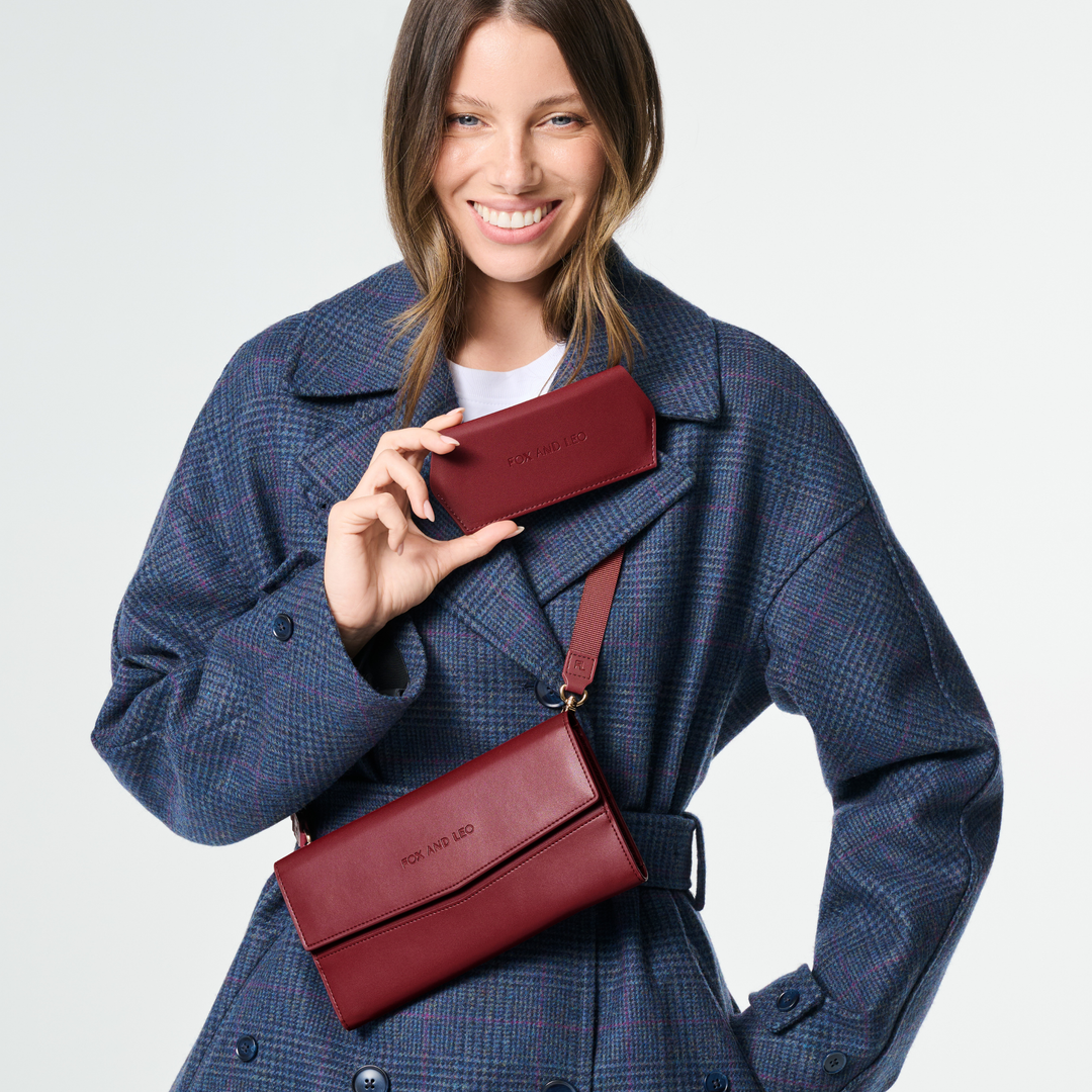 The Traveller 2.0 - Burgundy Wallet Fox and Leo