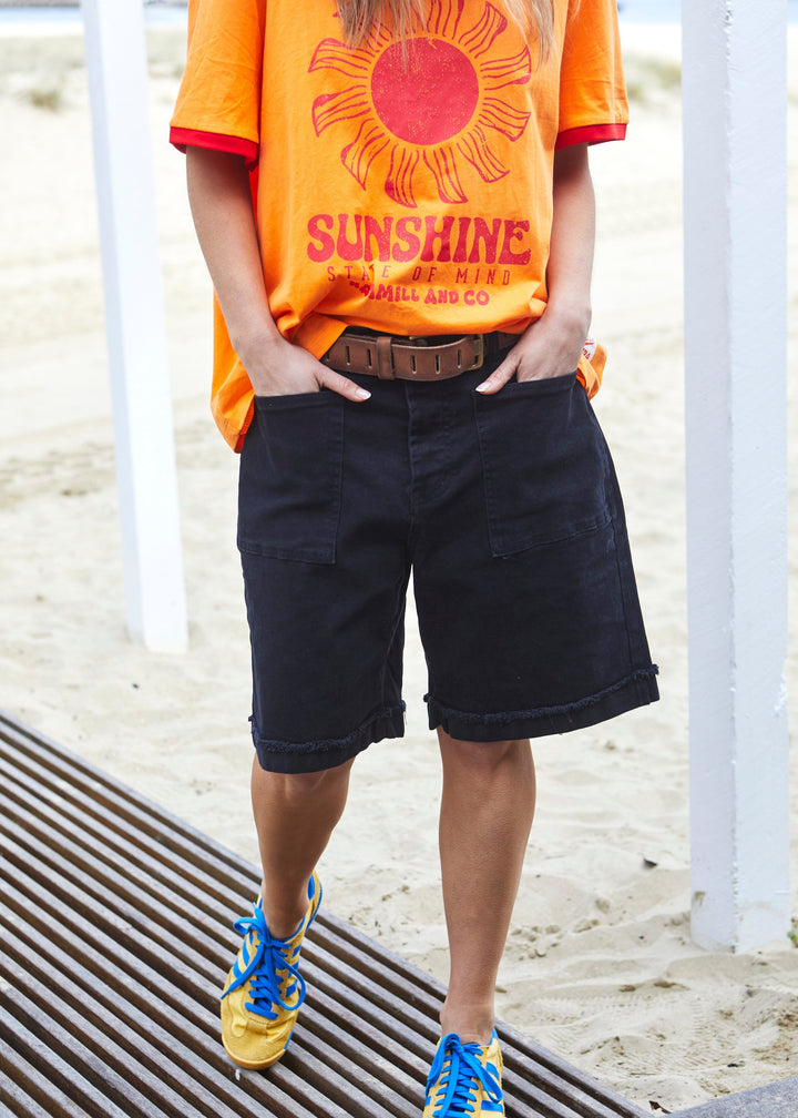 WEEKEND STRETCH SHORT - BLACK hammill & Co