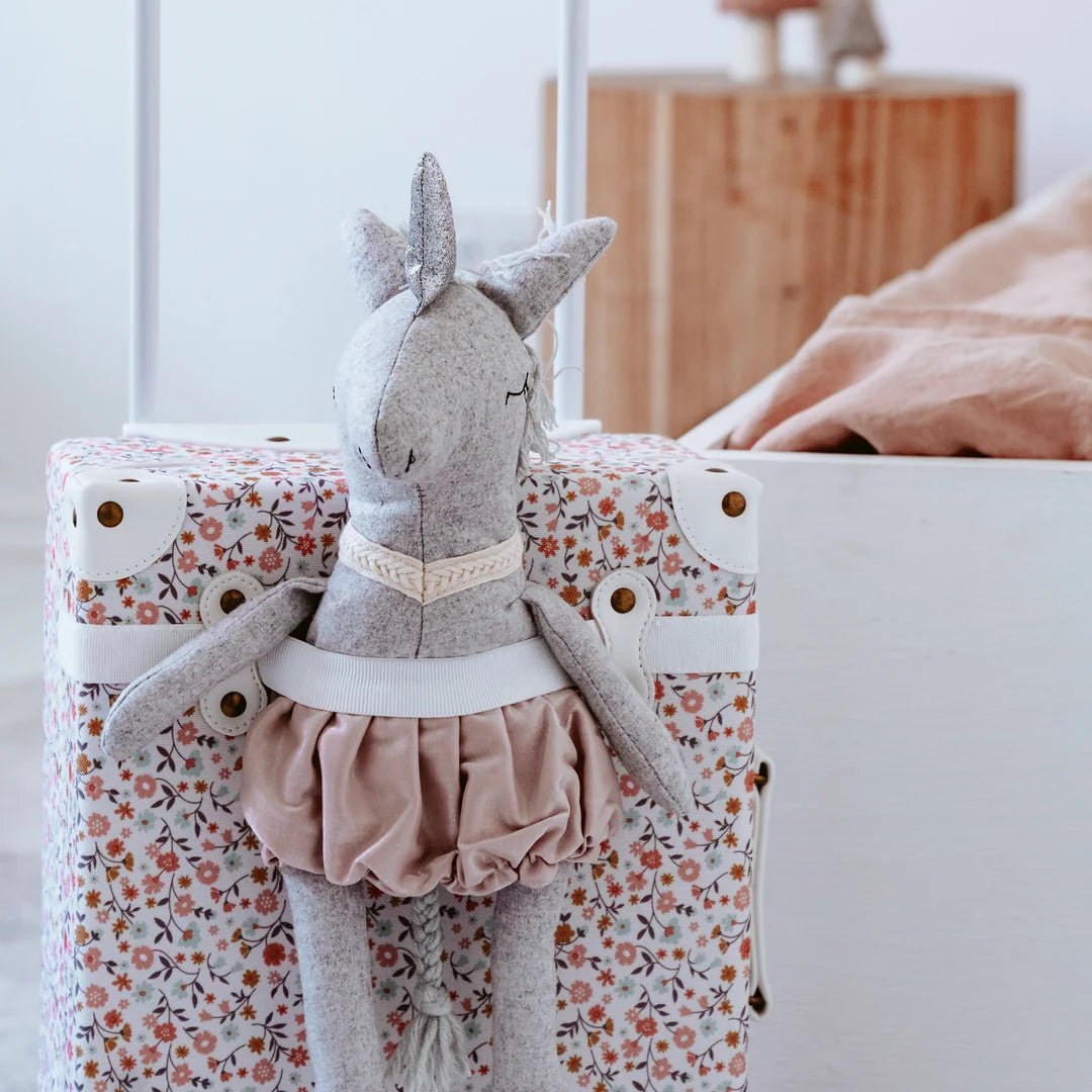 Alice Unicorn And the Little dog Laughed