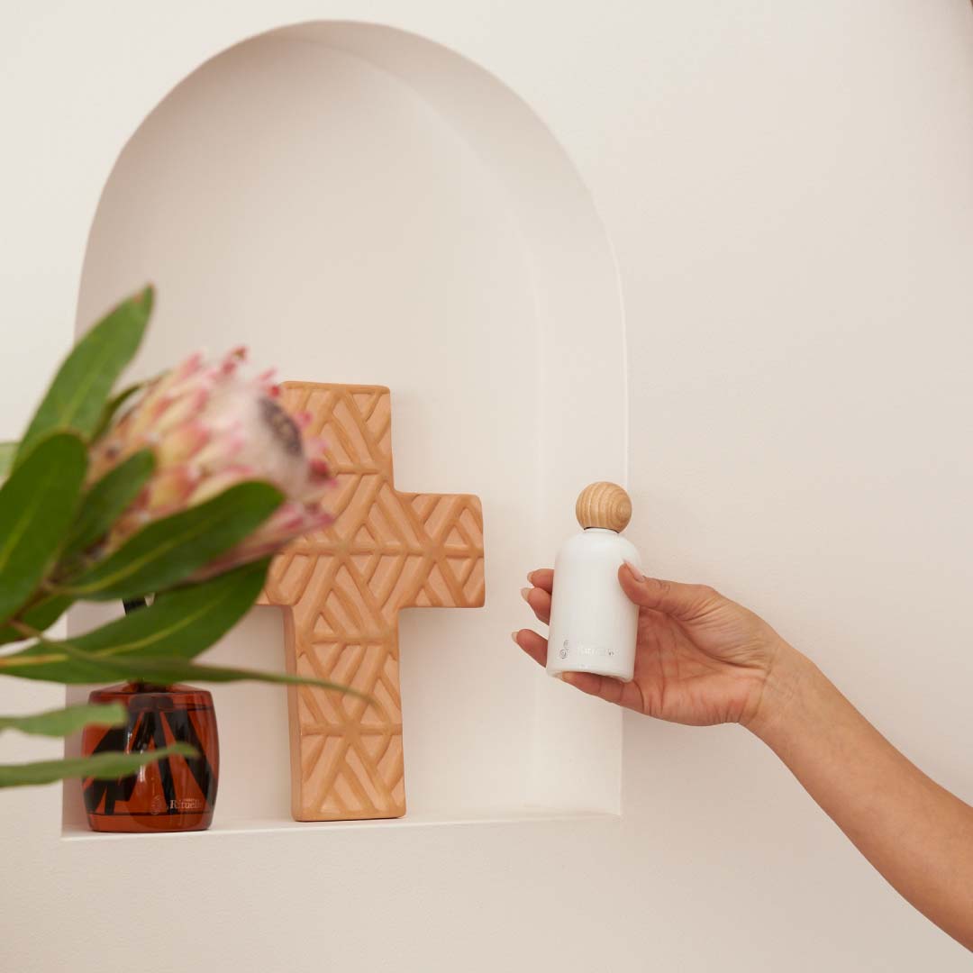 Lemongrass, Mandarin Zest, Tahitian Lime, Sandalwood<br> Room & Linen Mist | 100ml room mist Urban Rituelle