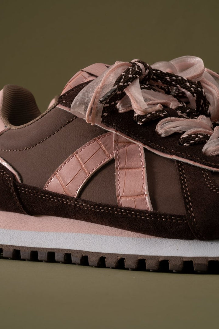 ASFVLT Gate Sneakers - Brown / choco / pink - Stanleyandstone
