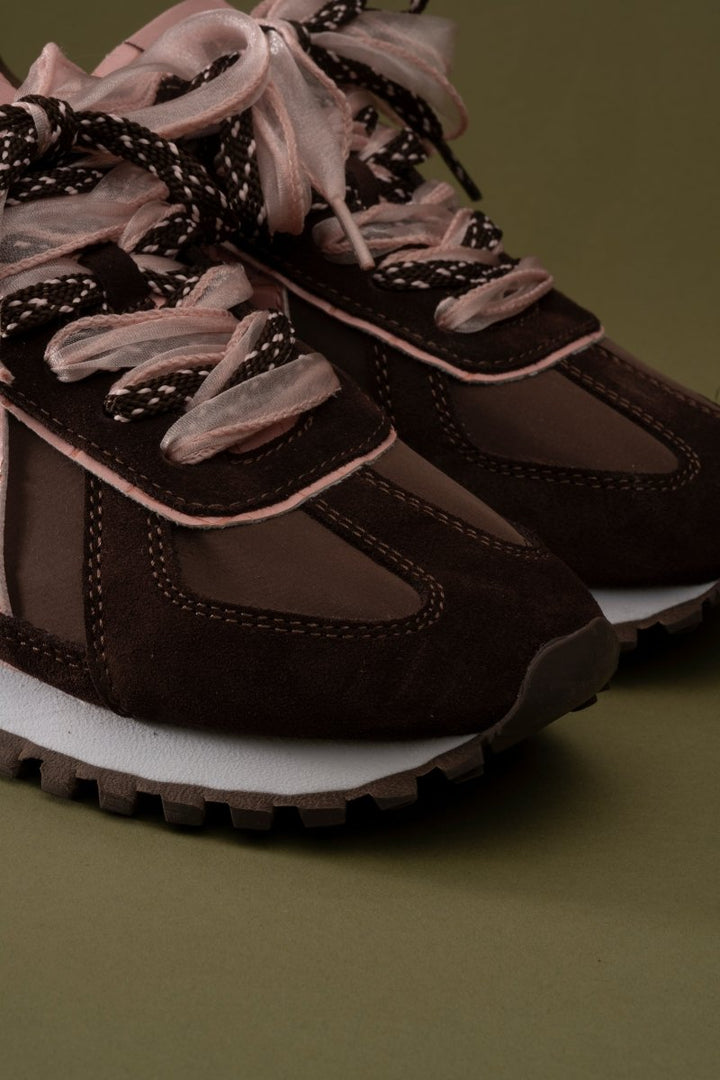 ASFVLT Gate Sneakers - Brown / choco / pink - Stanleyandstone