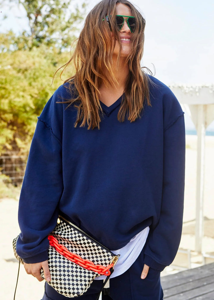 BASIC COLLECTION RAW V-NECK SWEAT - NAVY Windcheater hammill & Co