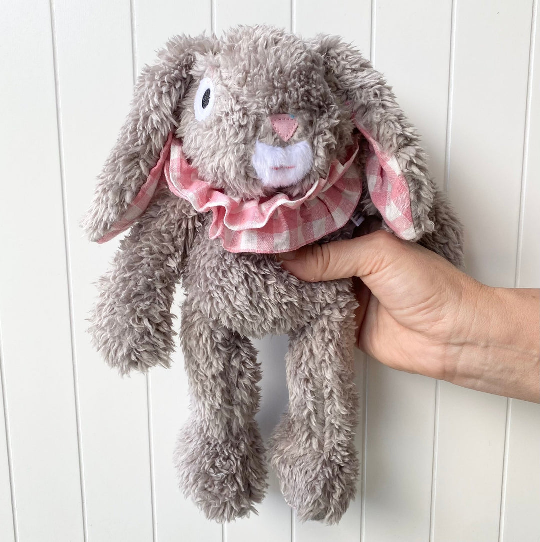 eloise rabbit - mini - Stanleyandstone