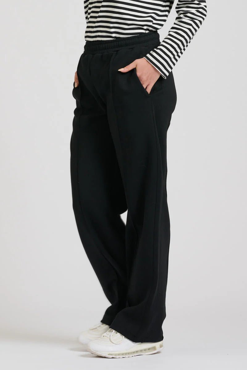 EST 1971 - Scuba Track Pant - Black with Velvet Stripe windcheeter Est 1971