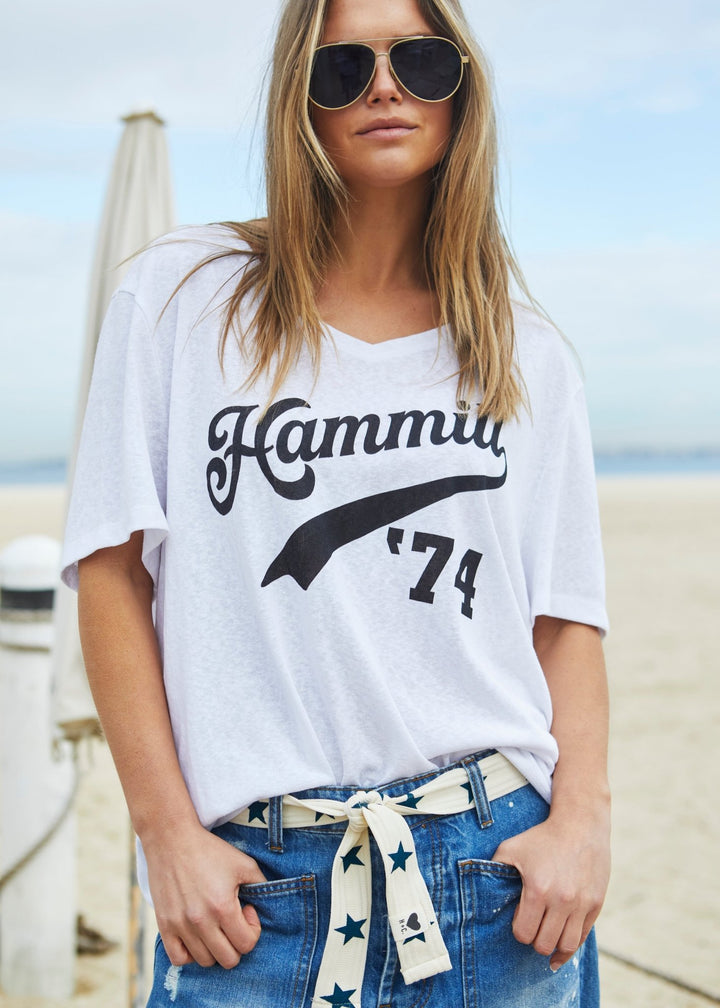 HAMMILL '74 LOGO V-NECK TEE - WHITE Tee shirt hammill & Co