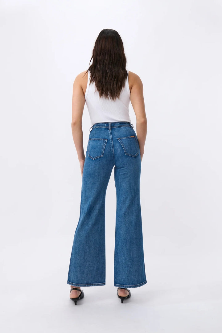 Harper Jean - Waterfall Denim Kireina