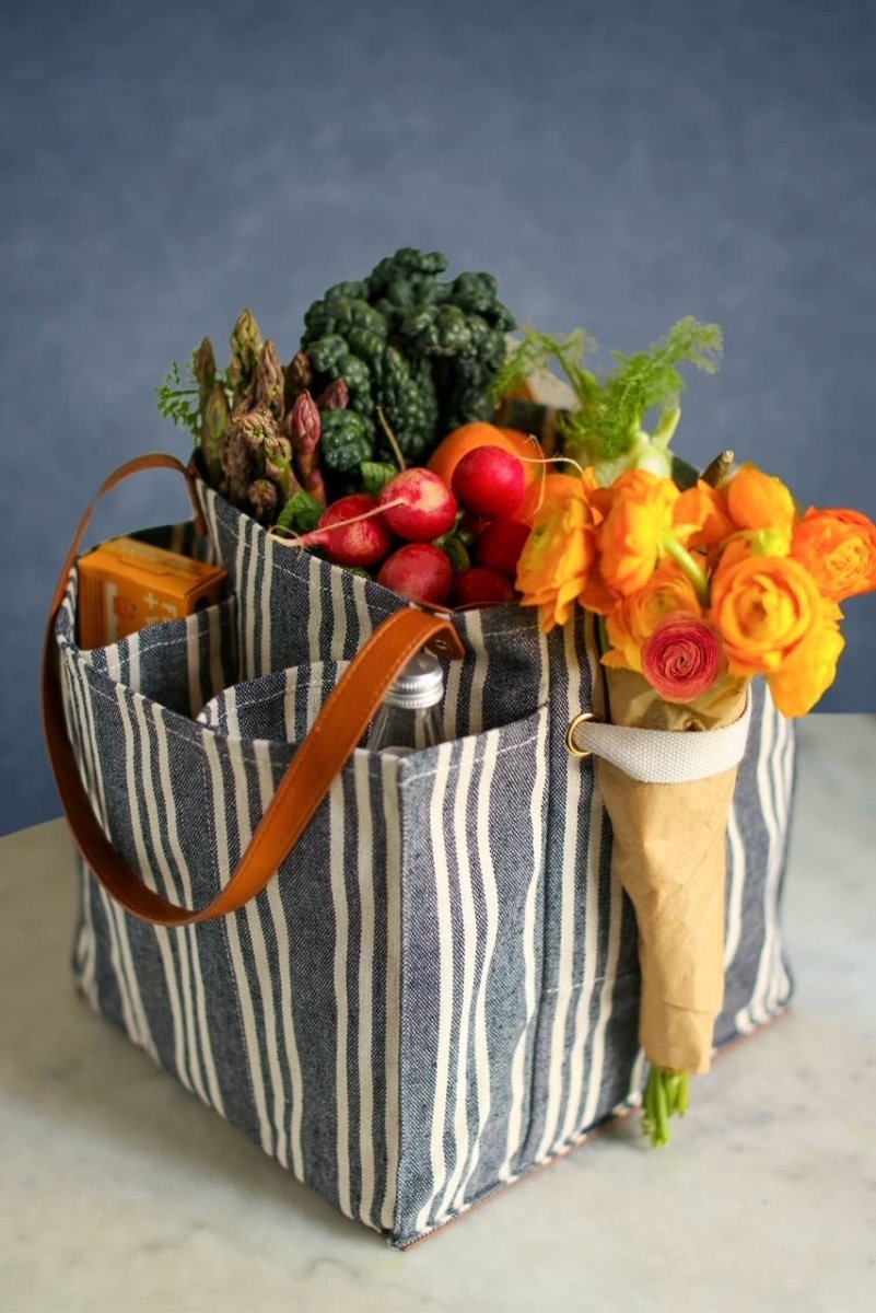Heavy Canvas Tote Bag | Reusable Multi-Pocket Market Tote CapaBunga® Patterned with Brown Handles and Base