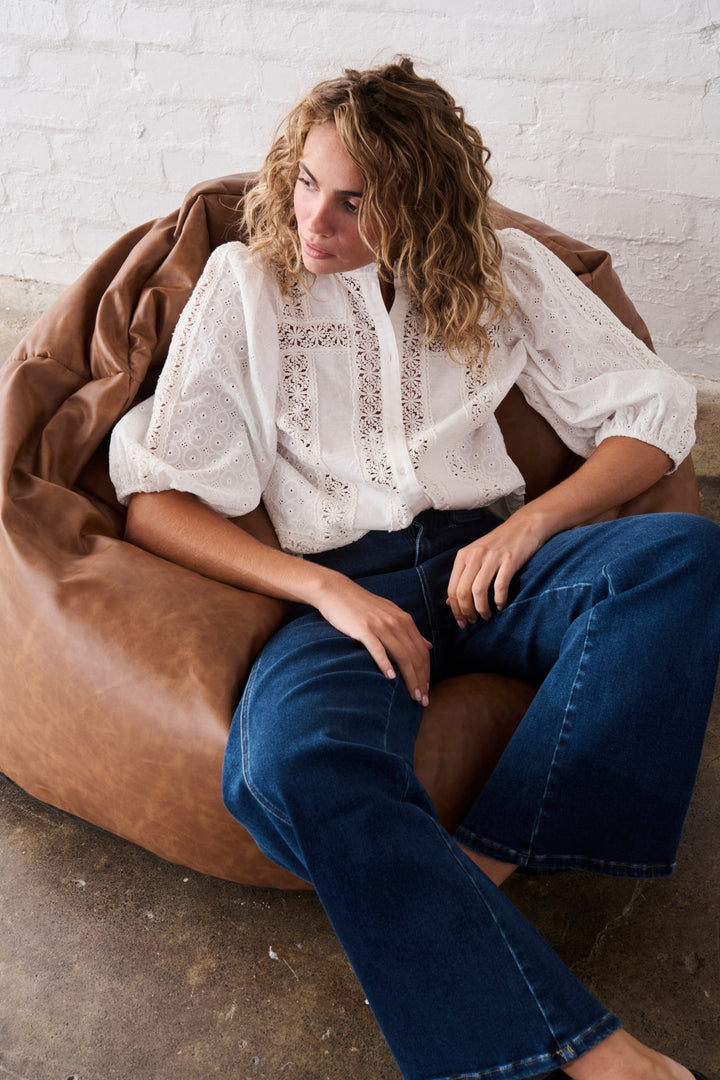 Isabella Shirt - White Blouse Kireina