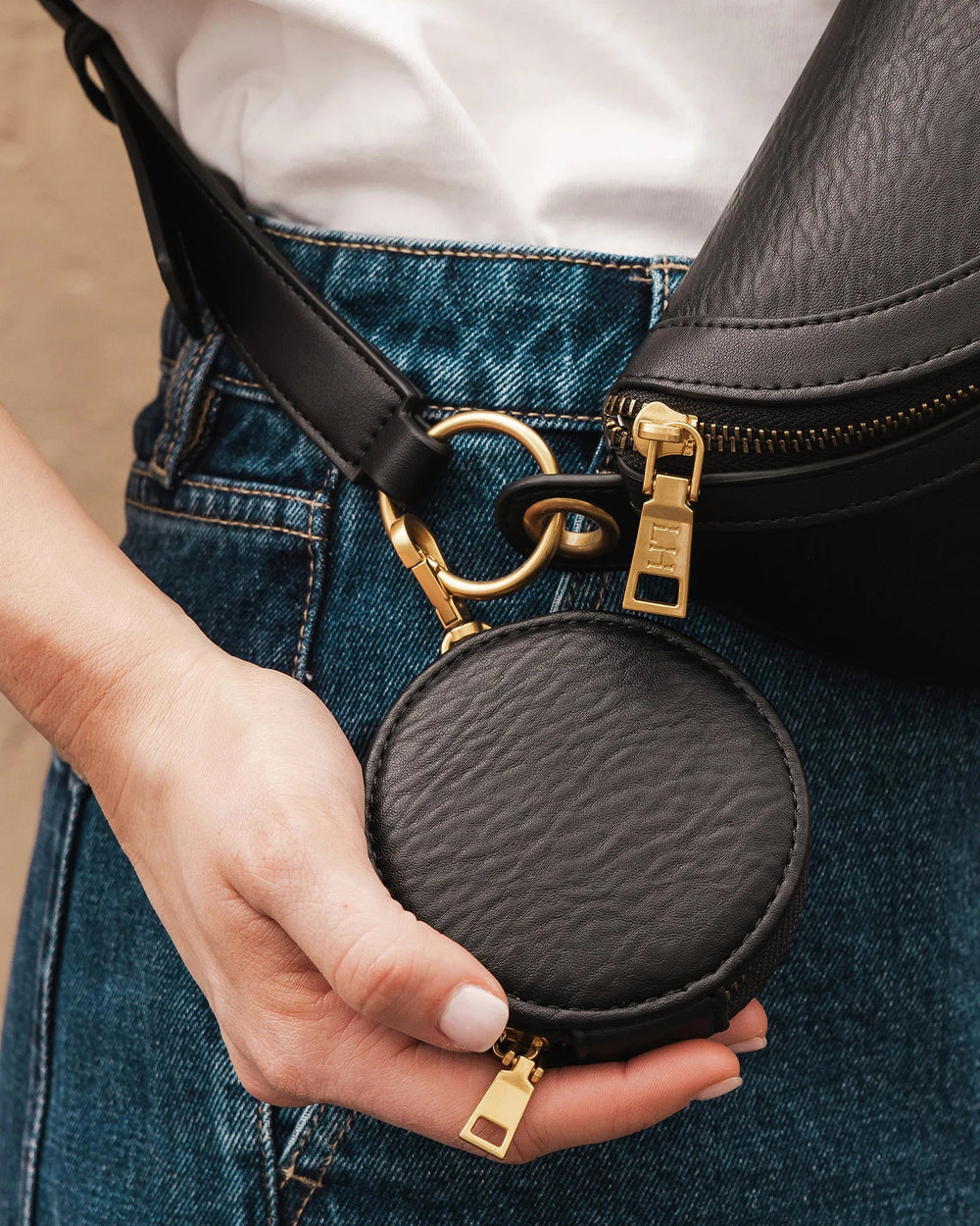 Joey Sling Bag - Black Handbag Louenhide