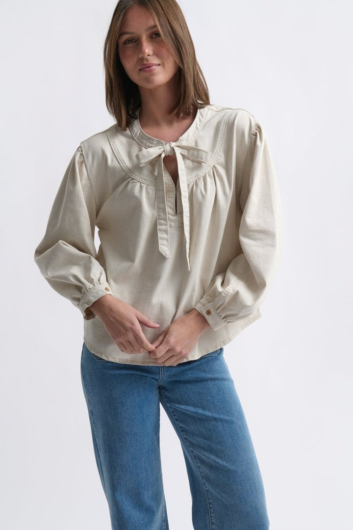 Kelly Shirt - Sand Blouse Kireina