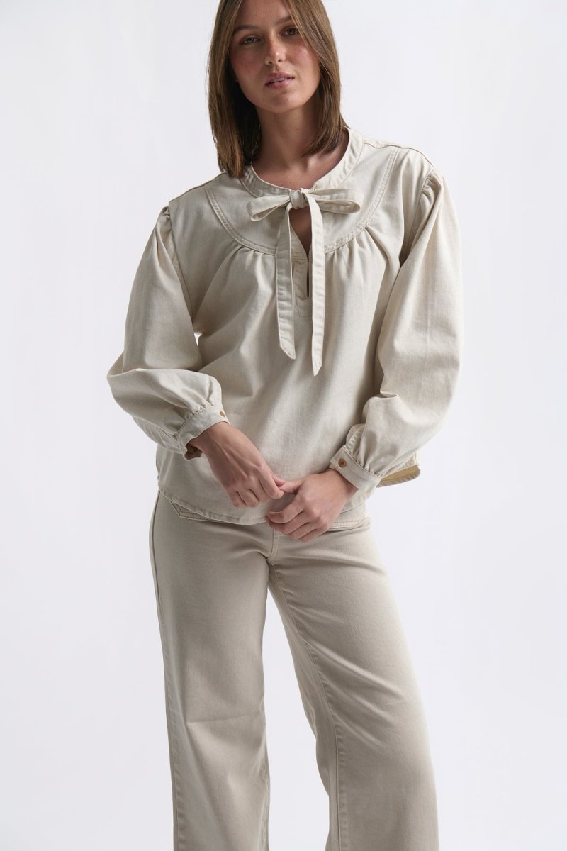 Kelly Shirt - Sand Blouse Kireina