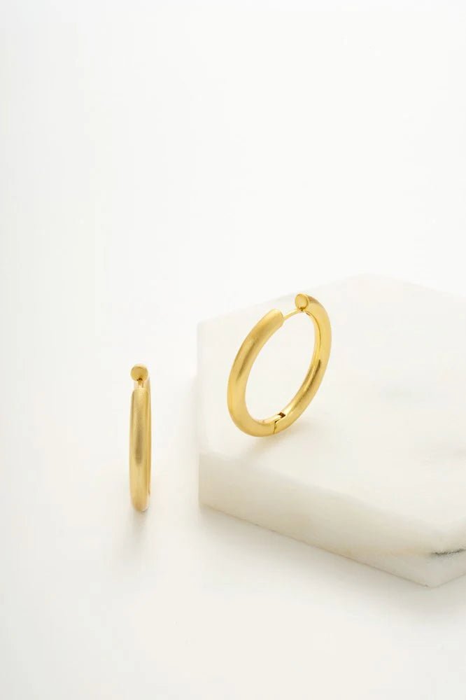 Kendall Brushed Hoop earing Gold - Large earing Zafino Jewellery