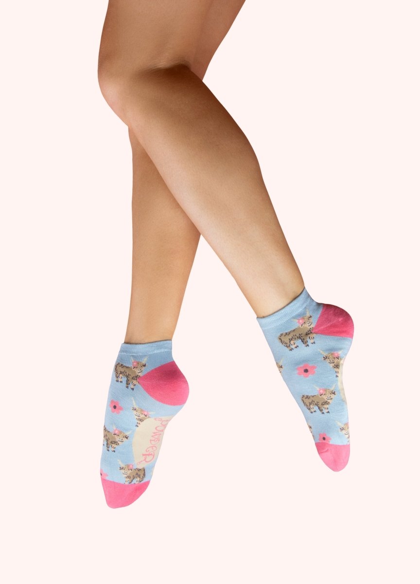 Ladies Trainer Socks - Highland Cow in Blue Socks Powder