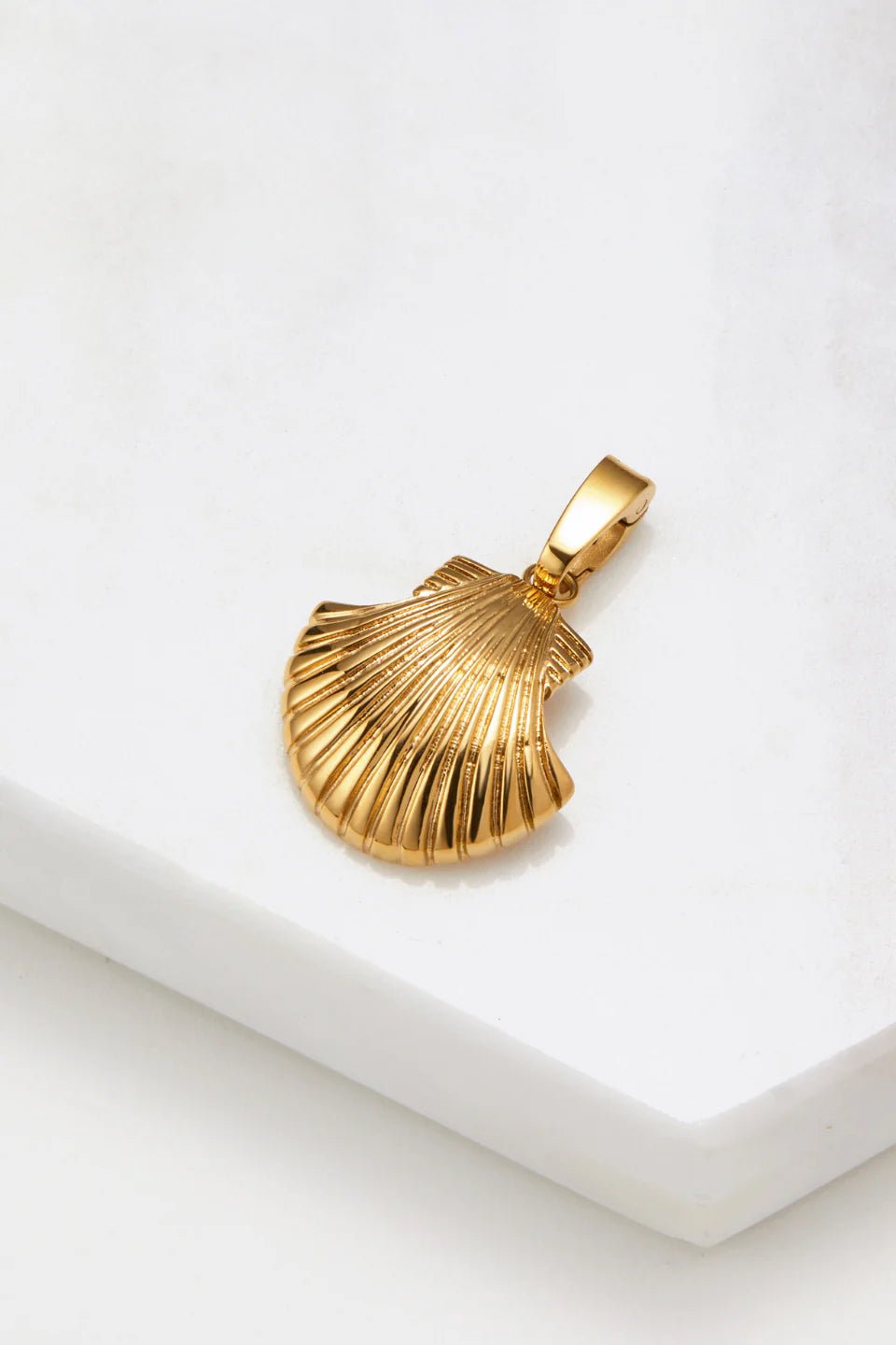 Large Shell Charm - gold charms Zafino Jewellery