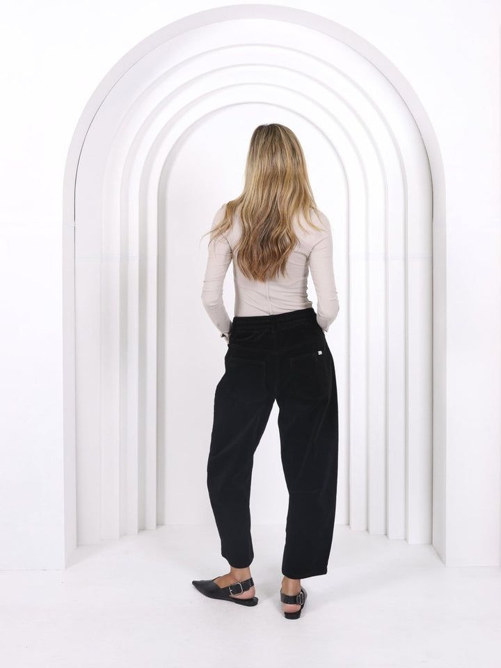 Leo Barrel Jeans Corduroy - Jet Black Jean Monaco Jeans