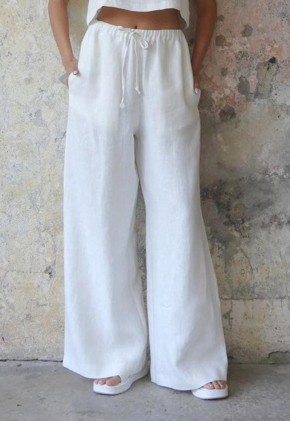 Little lies Tara Pants - White Tee shirt Little Lies