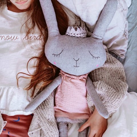 Lola Rabbit - Large And the Little dog Laughed