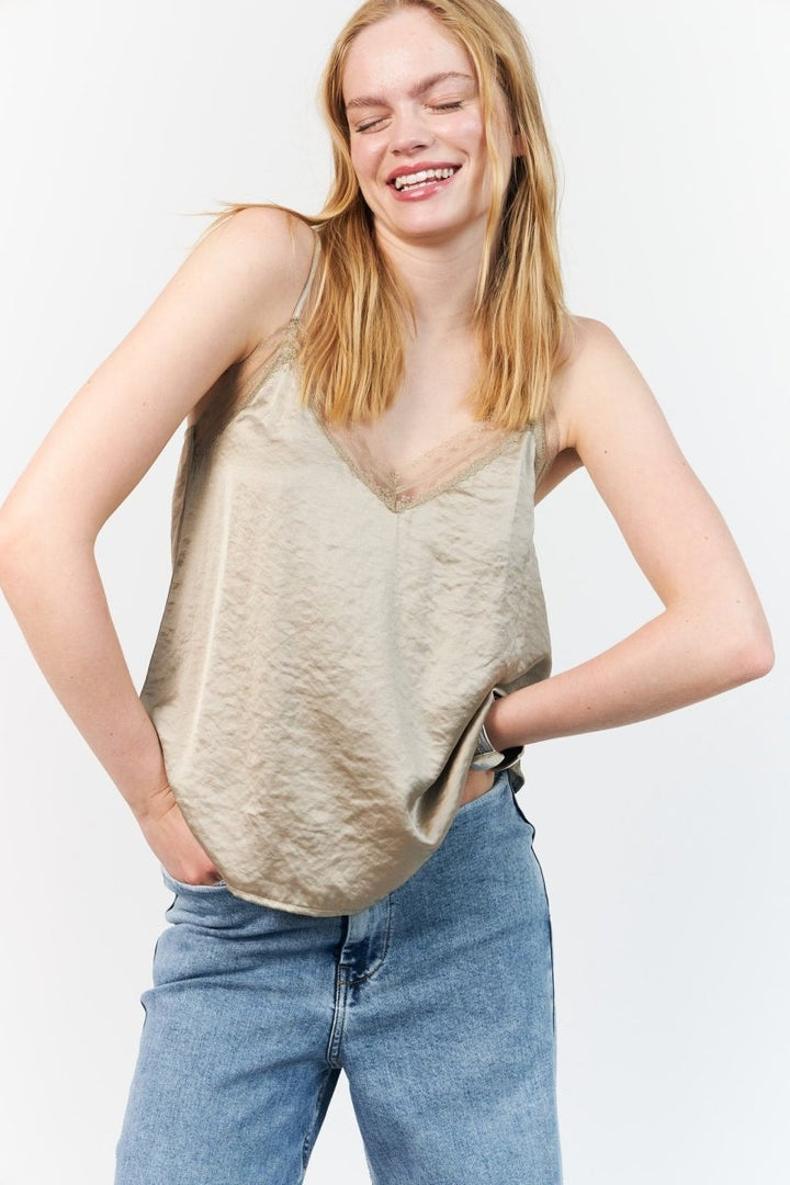 Lollys Laundry Viane Top - Beige - Stanleyandstone