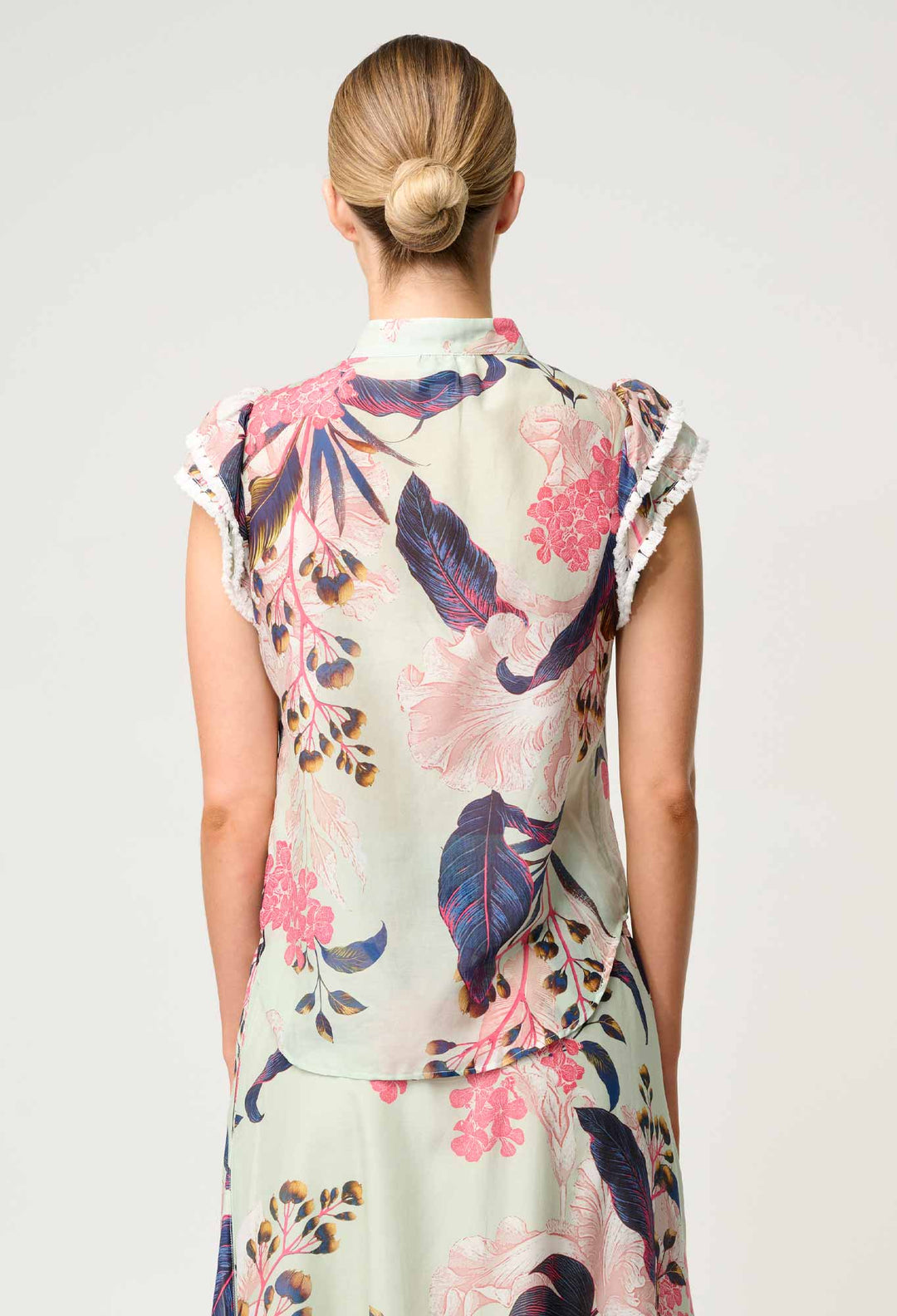 Luma Cotton Silk Flutter Sleeve Top in Oasis Flora - Stanleyandstone
