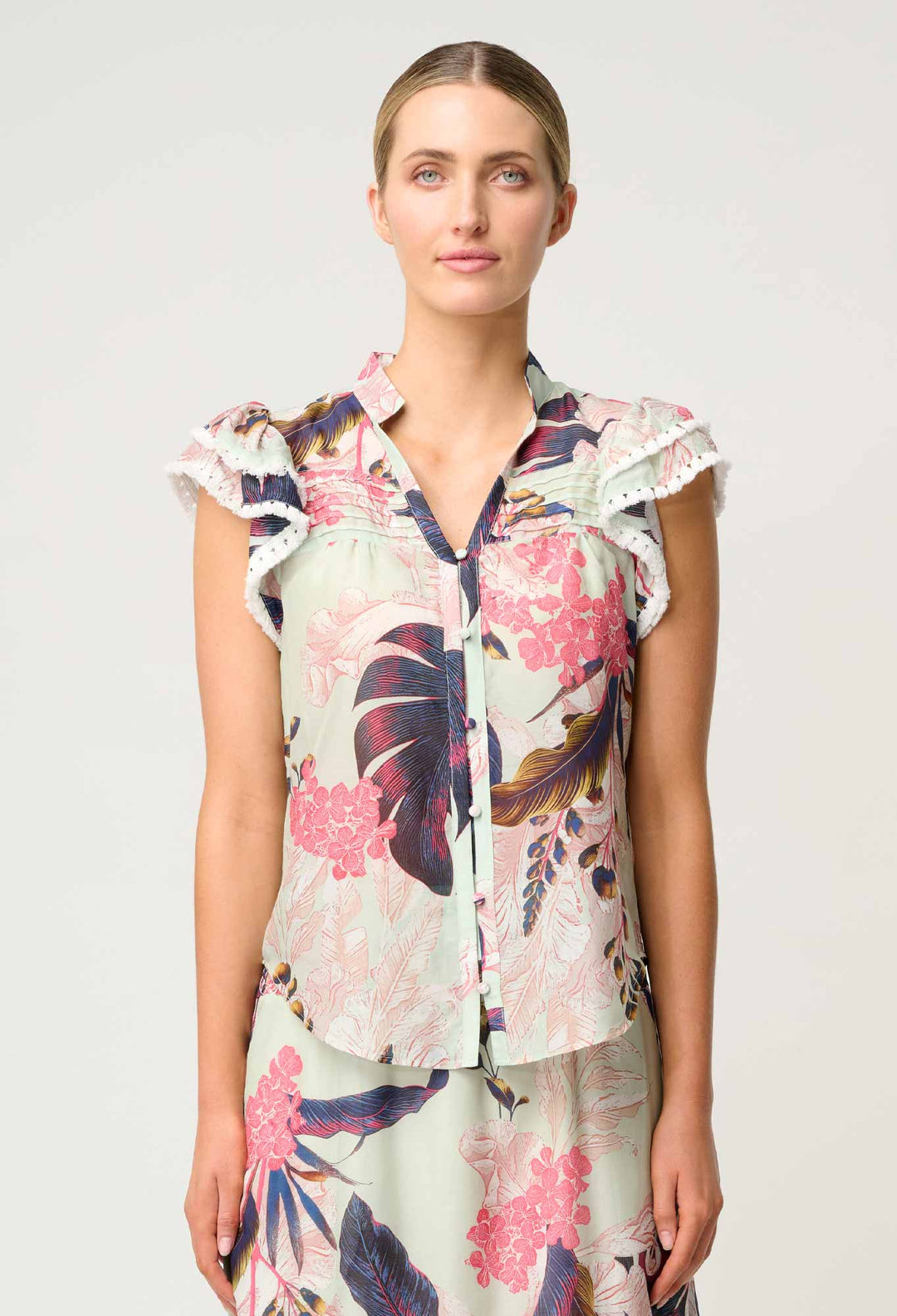Luma Cotton Silk Flutter Sleeve Top in Oasis Flora - Stanleyandstone