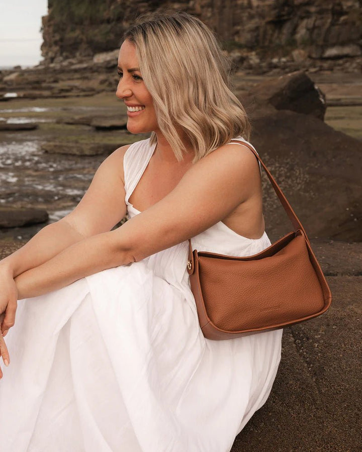 Maddie Shoulder Bag - Tan Handbag Louenhide
