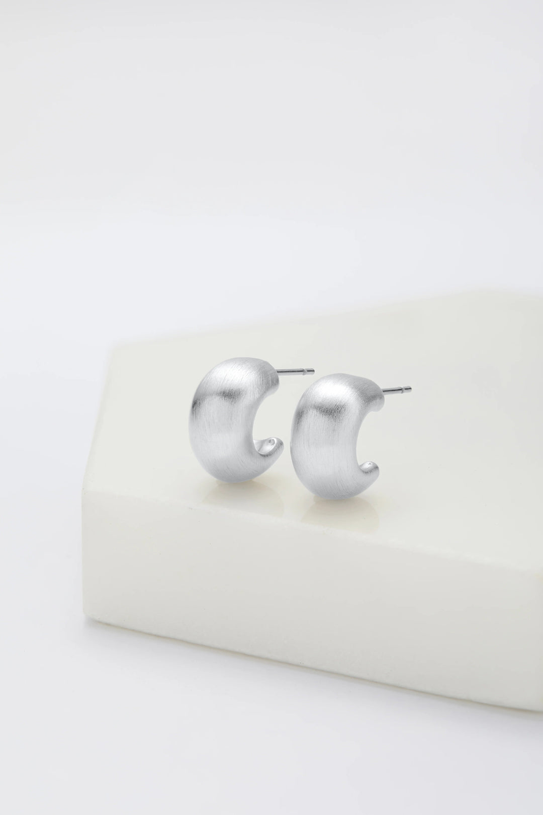Madi hoop - silver earing Zafino Jewellery