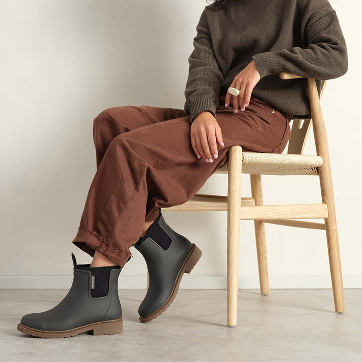 NEW * Bobbi Ankle Boot // Charcoal Gumboot Merry People