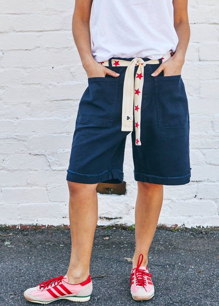 NEW WEEKEND STRETCH SHORT - NAVY hammill &amp; Co