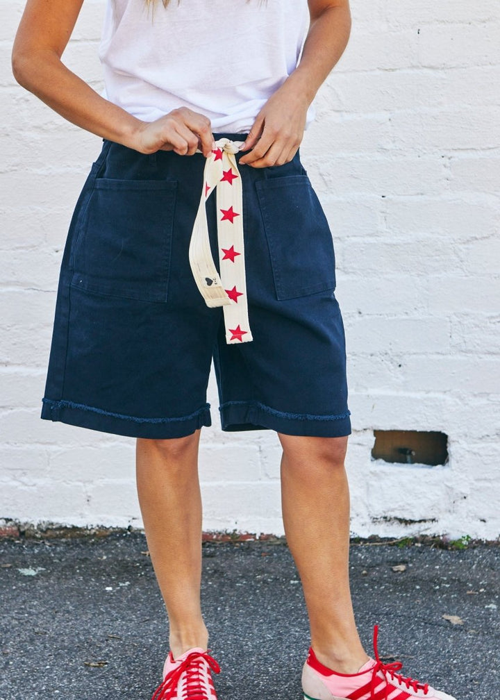 NEW WEEKEND STRETCH SHORT - NAVY hammill &amp; Co