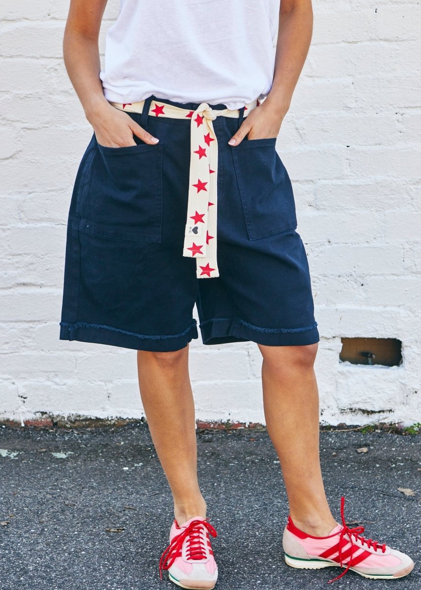 NEW WEEKEND STRETCH SHORT - NAVY hammill &amp; Co