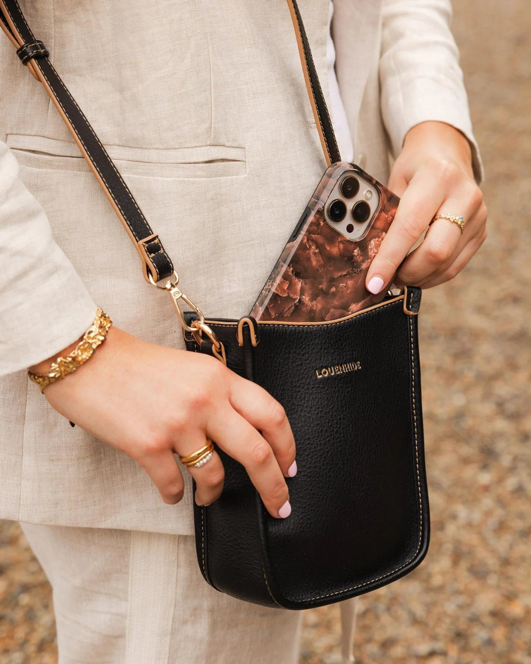 Parker phone cross body bag - camel Handbag Louenhide